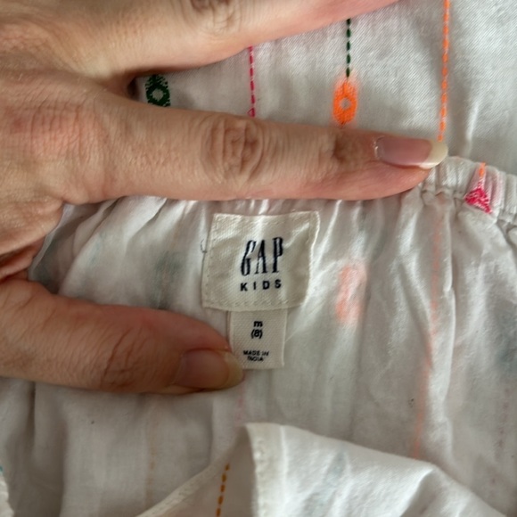 Gap Kids White Ruffle dress size 8 with colored embroidery - Picture 4 of 4